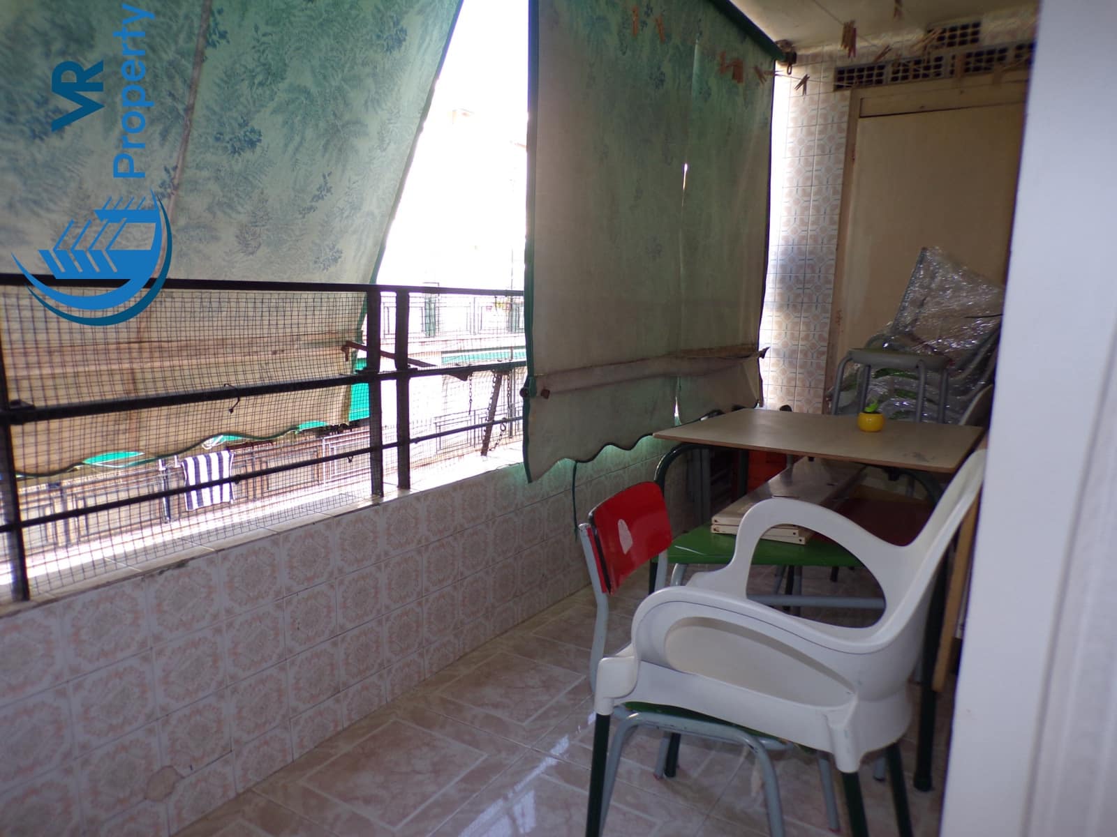 3 soveværelse Lejlighed til salg i Alicante by - € 97.000 (Ref: 8942235)