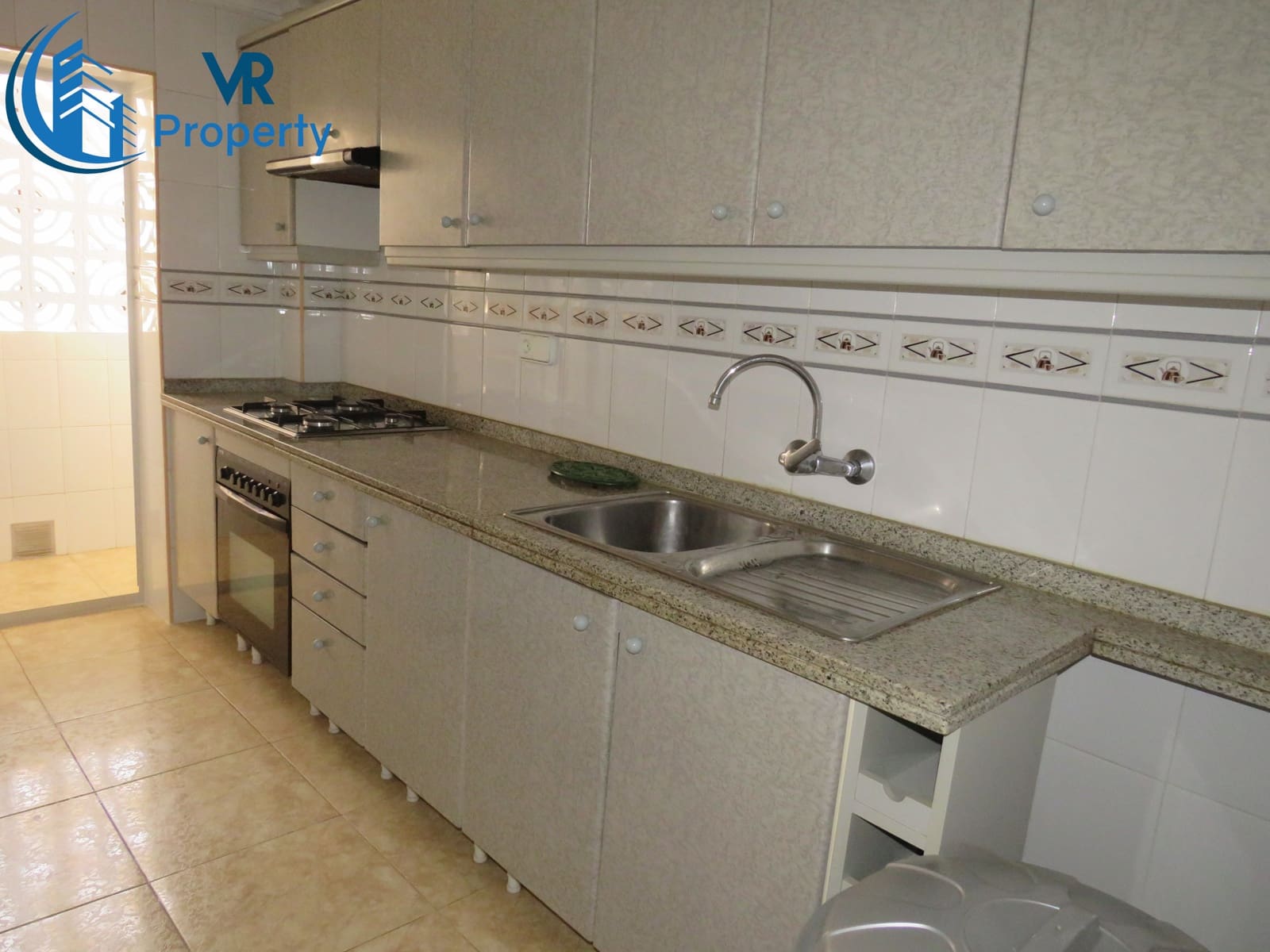 3 soverom Leilighet til salgs i Alicante by med garasje - € 95 000 (Ref: 8942236)