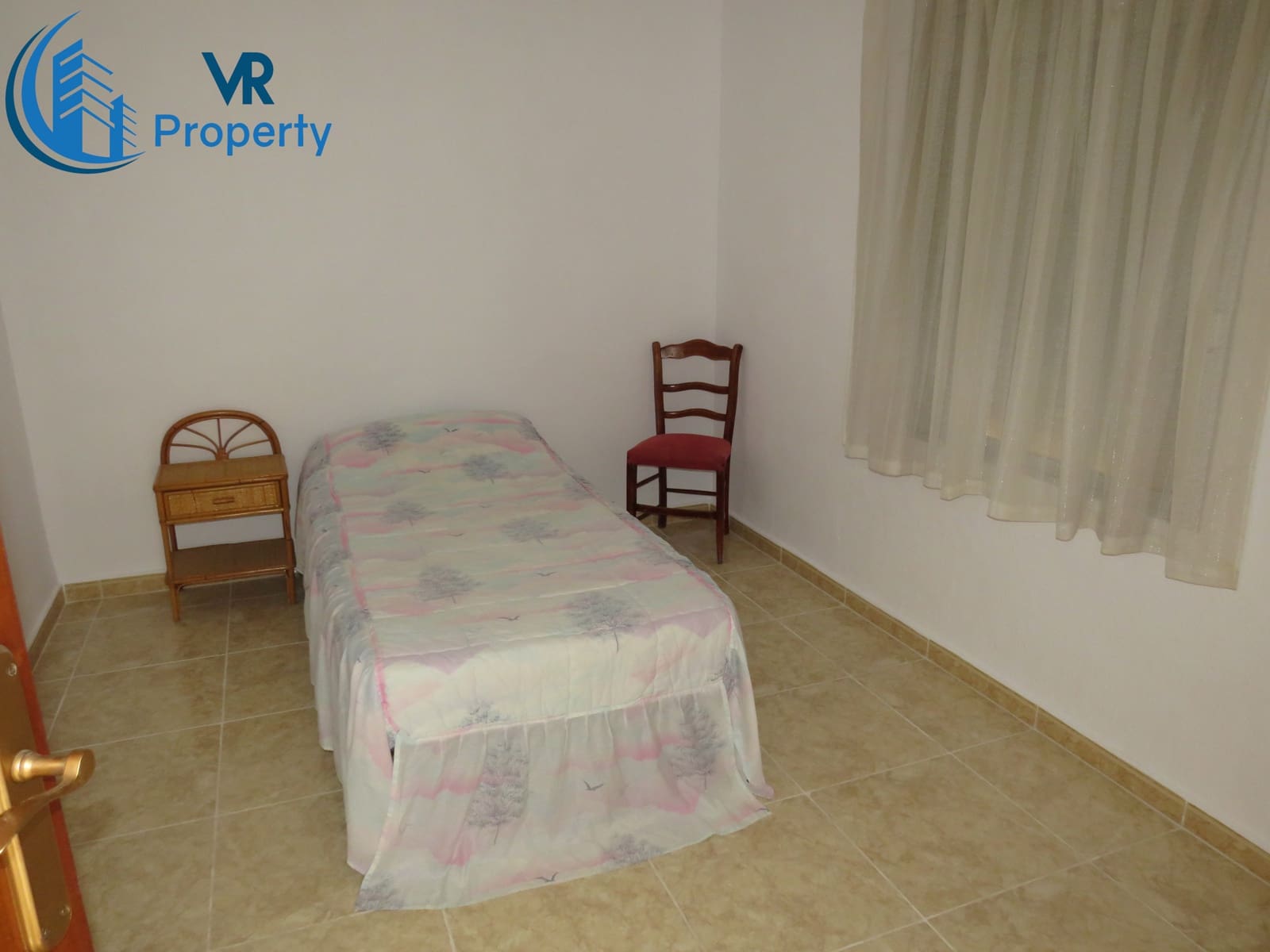 3 soverom Leilighet til salgs i Alicante by med garasje - € 95 000 (Ref: 8942236)