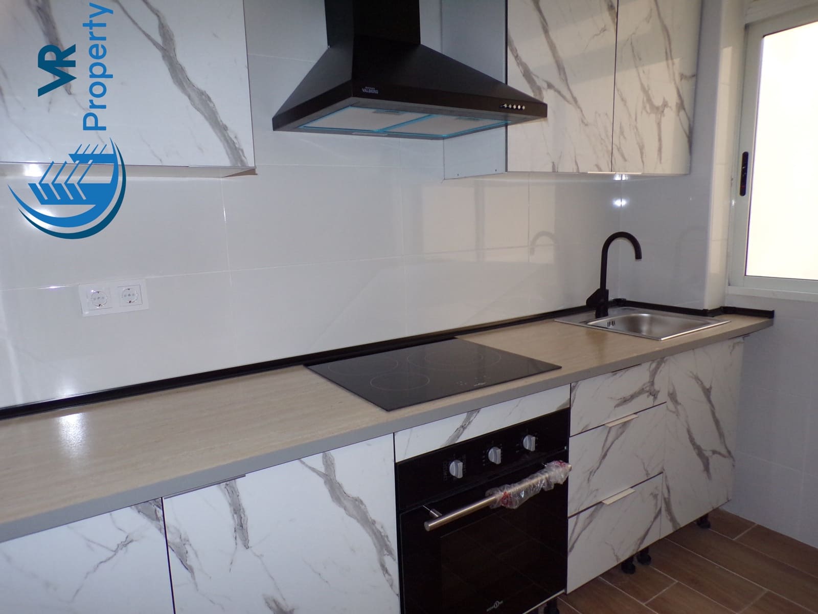 3 sypialnia Apartament na sprzedaż w Miasto Alicante / Alacant z garażem - 88 000 € (Ref: 8942272)