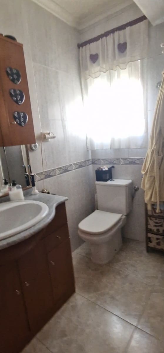 3 soverom Leilighet til salgs i Alicante by med garasje - € 86 000 (Ref: 8942299)