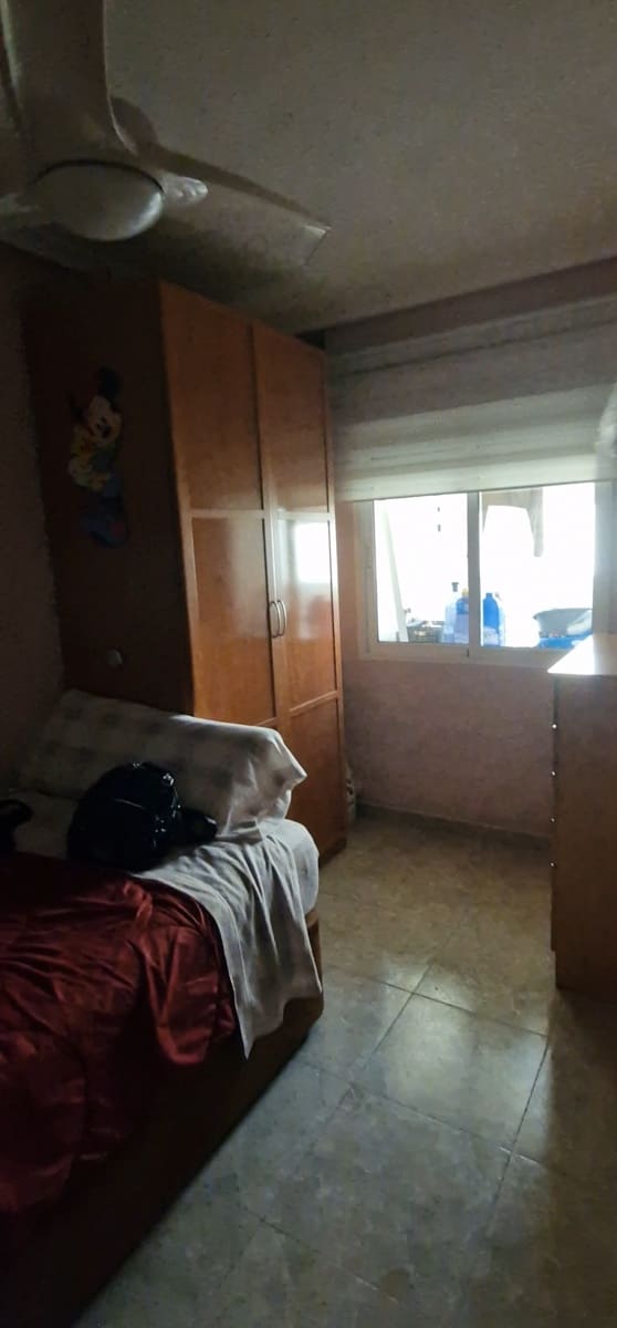 3 soverom Leilighet til salgs i Alicante by med garasje - € 86 000 (Ref: 8942299)