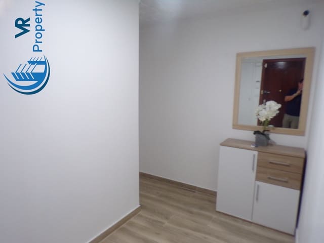 3 soveværelse Lejlighed til salg i Virgen del Remedio - Parque lo Morant, Alicante by med garage - € 110.000 (Ref: 9015527)