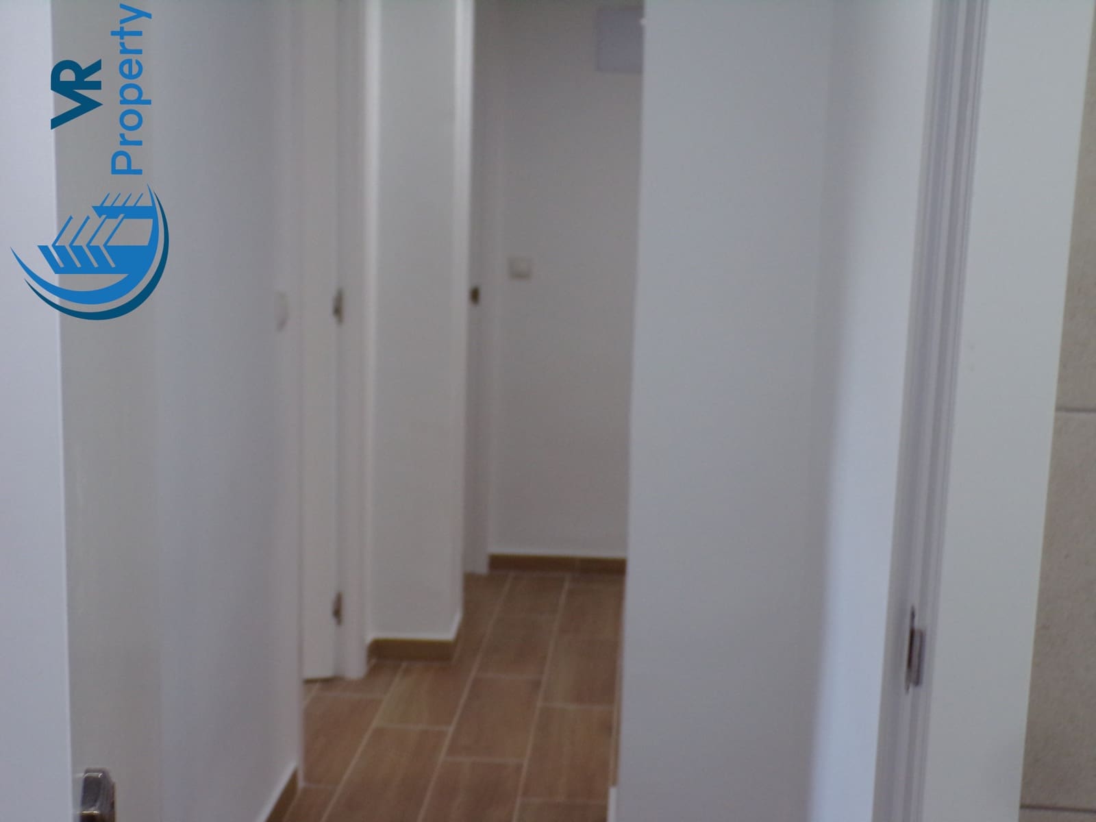 3 slaapkamer Appartement te koop in Alicante stad - € 80.000 (Ref: 9019512)