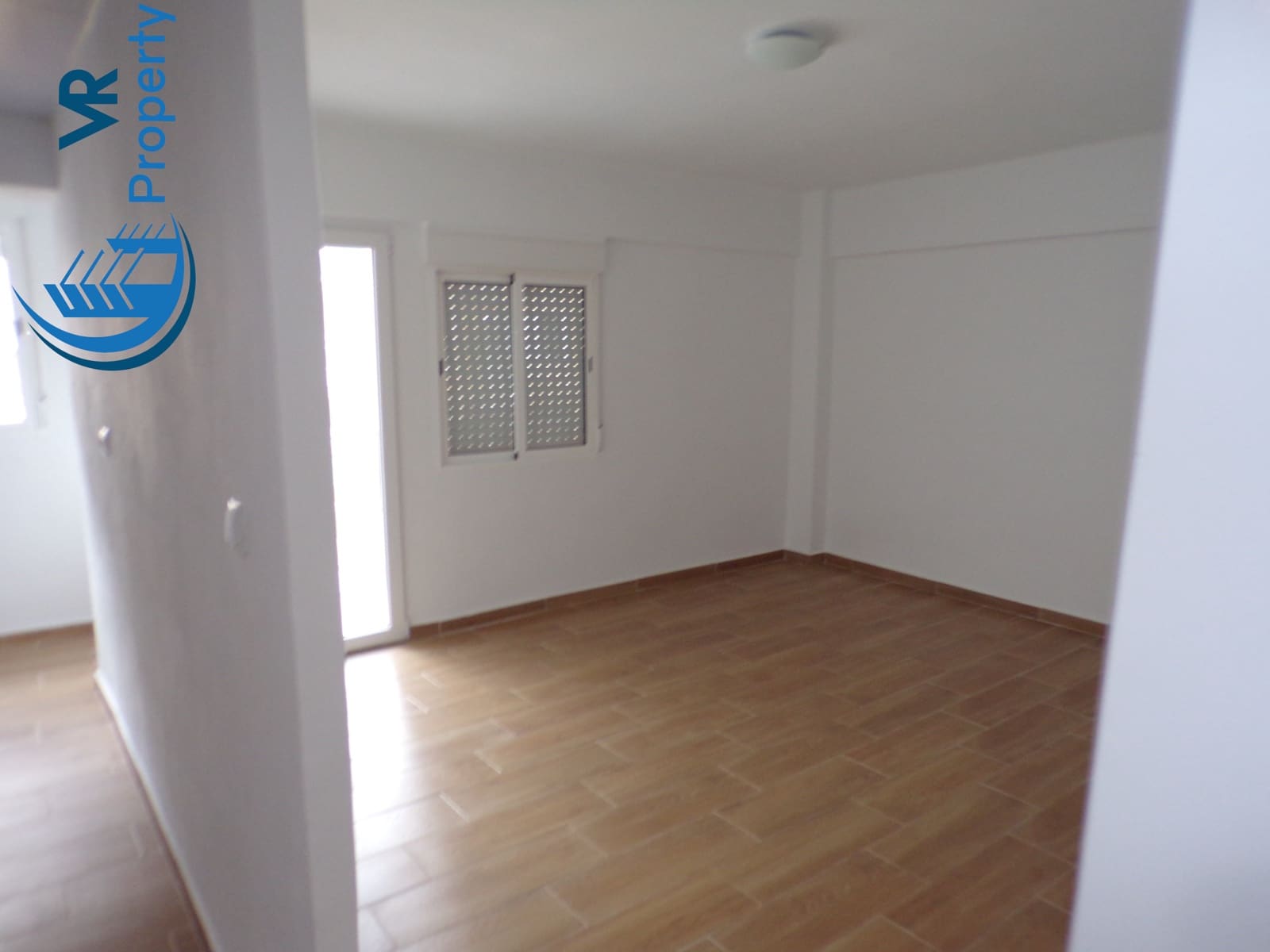 3 slaapkamer Appartement te koop in Alicante stad - € 80.000 (Ref: 9019512)