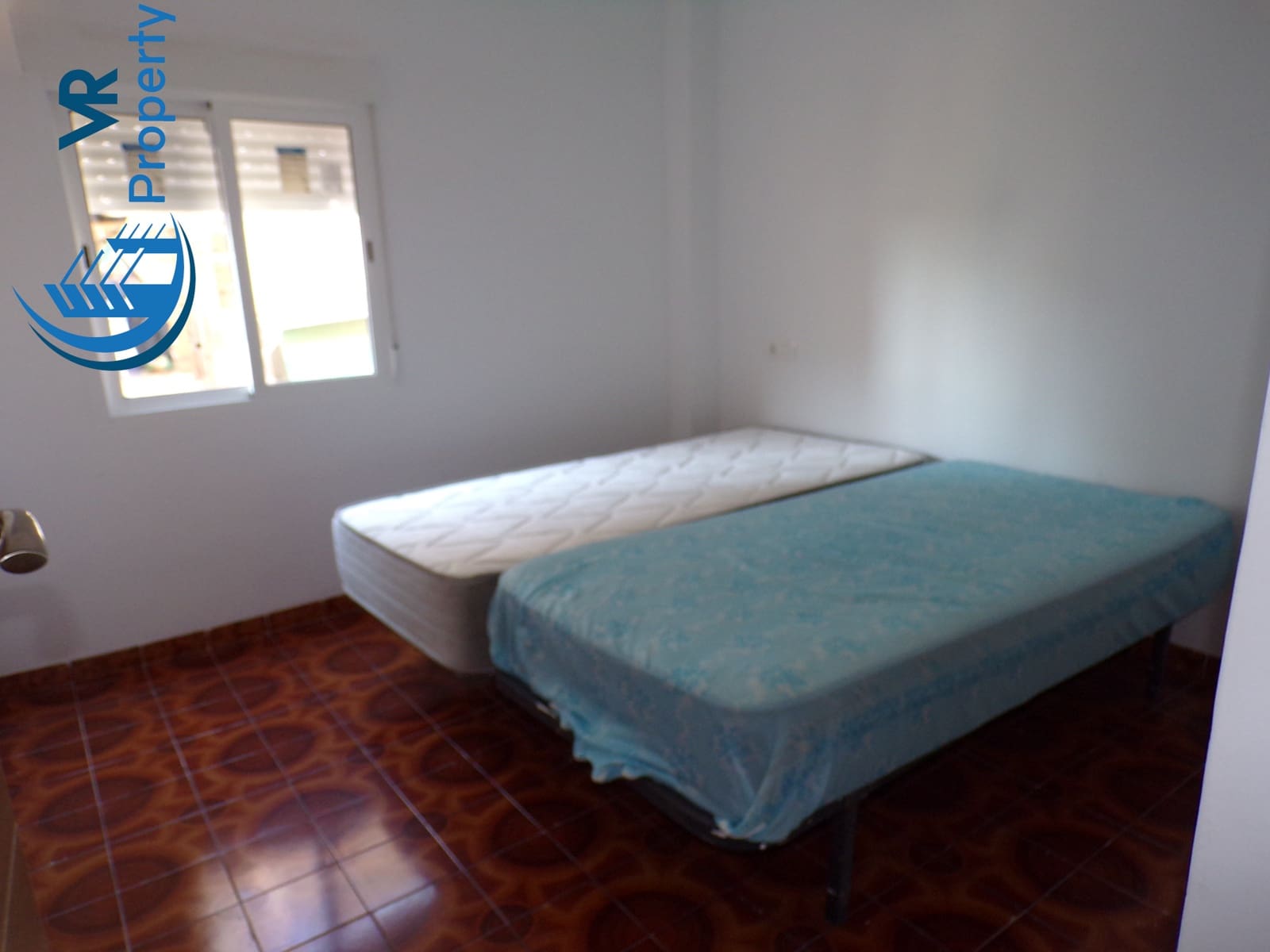 3 soveværelse Lejlighed til salg i Alicante by med garage - € 78.000 (Ref: 9026987)