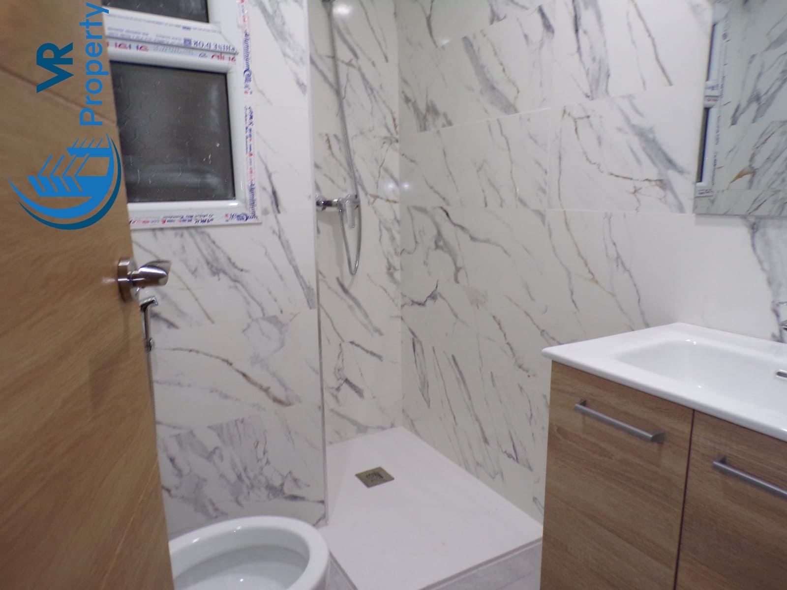 3 soveværelse Lejlighed til salg i Alicante by med garage - € 78.000 (Ref: 9026987)