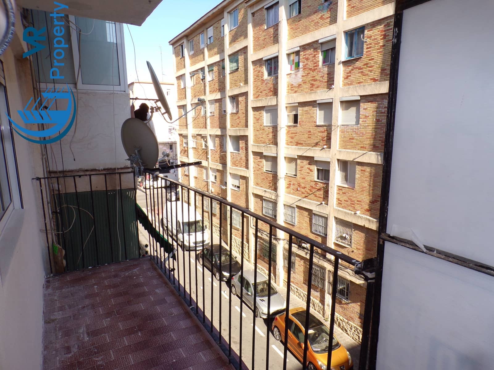 3 soveværelse Lejlighed til salg i Alicante by med garage - € 78.000 (Ref: 9026987)