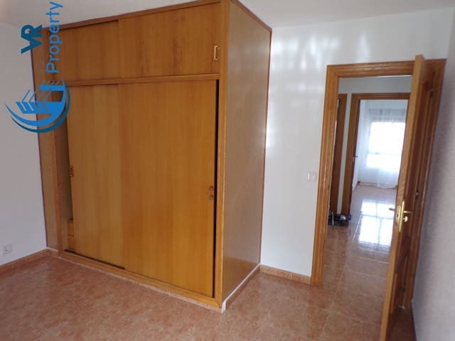 4 soveværelse Lejlighed til salg i Juan XXIII, Alicante by med garage - € 120.000 (Ref: 9161307)