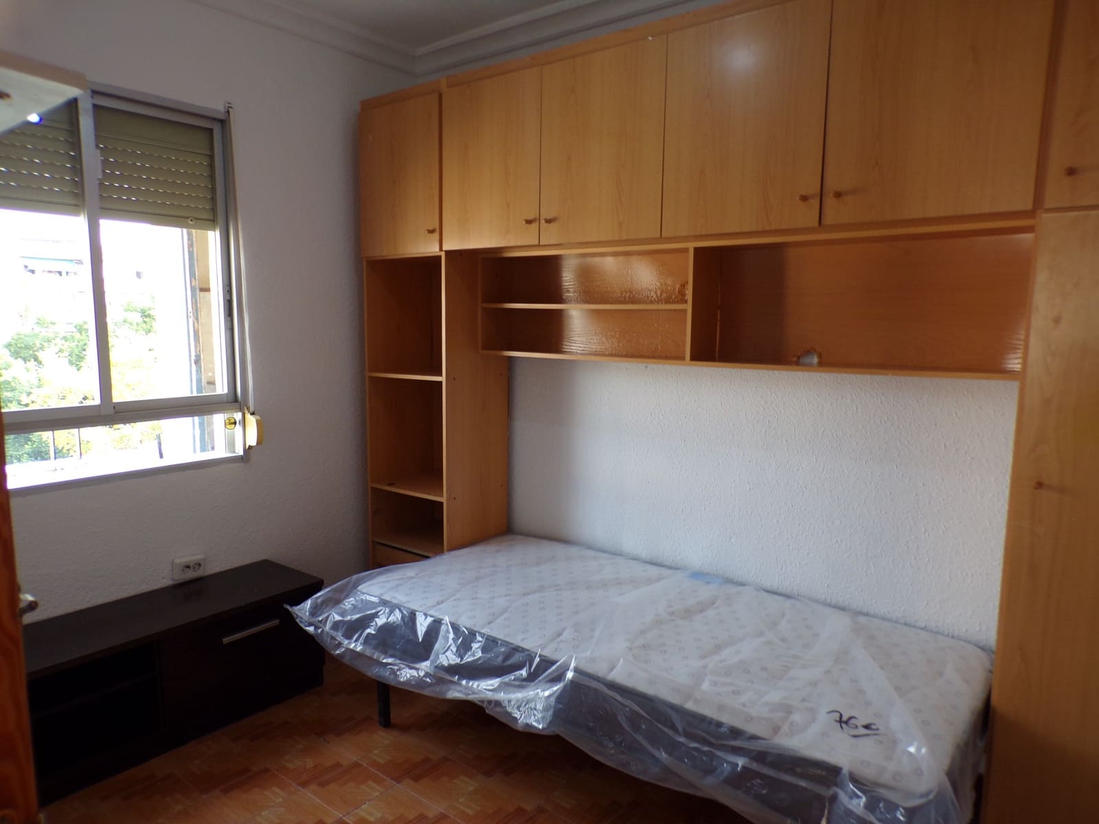 3 soverom Leilighet til salgs i Alicante by med garasje - € 85 000 (Ref: 9237693)