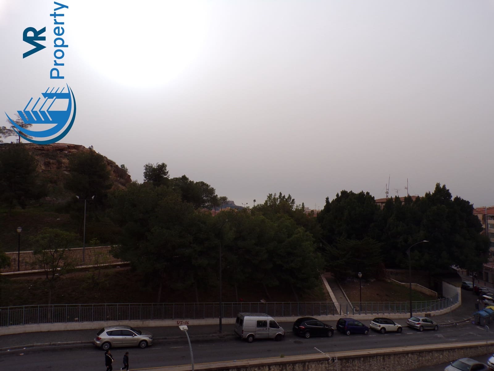 3 bedroom Apartment for sale in Alicante / Alacant city - € 90,000 (Ref: 9516320)