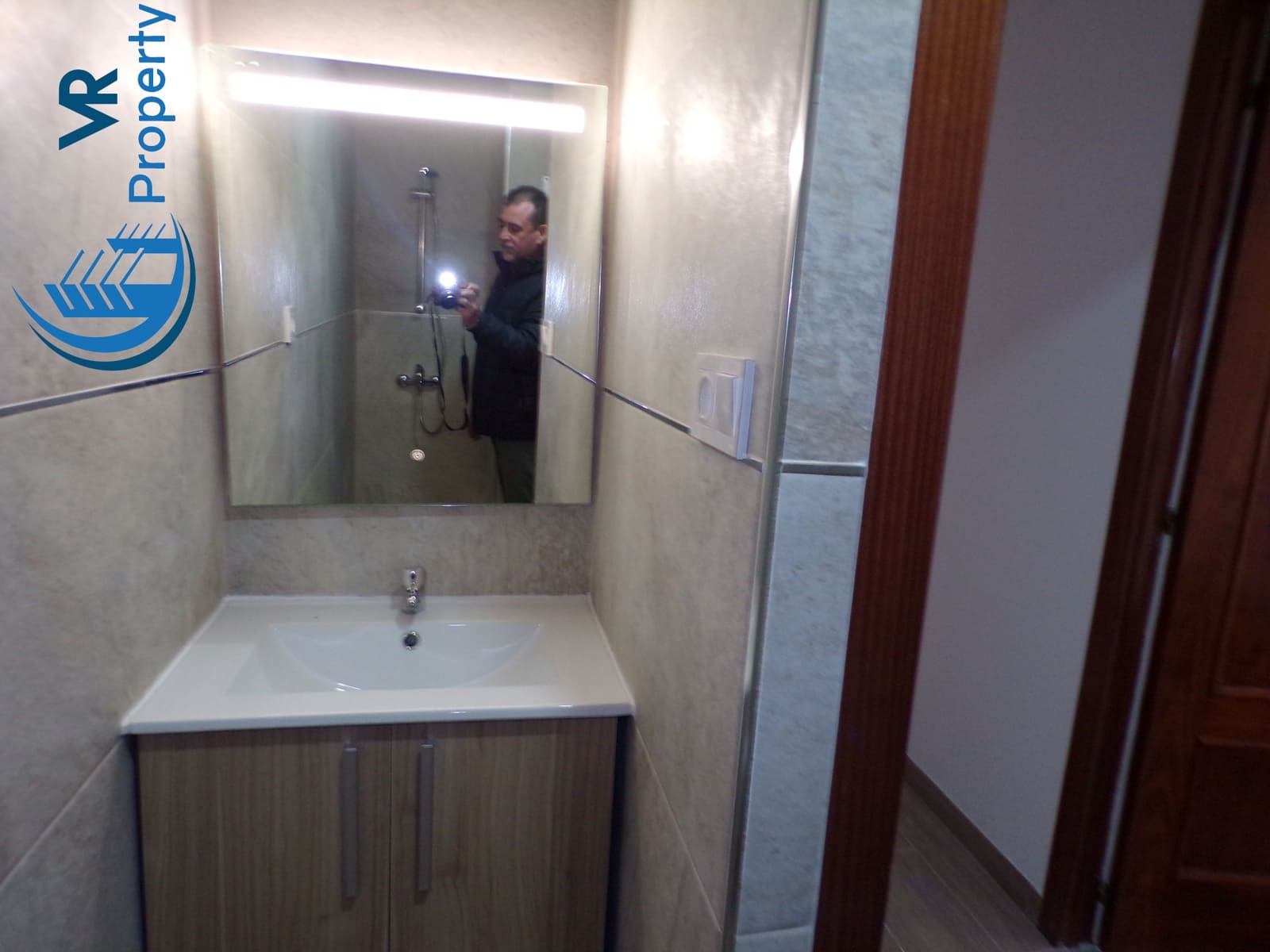 3 bedroom Apartment for sale in Alicante / Alacant city - € 90,000 (Ref: 9516320)