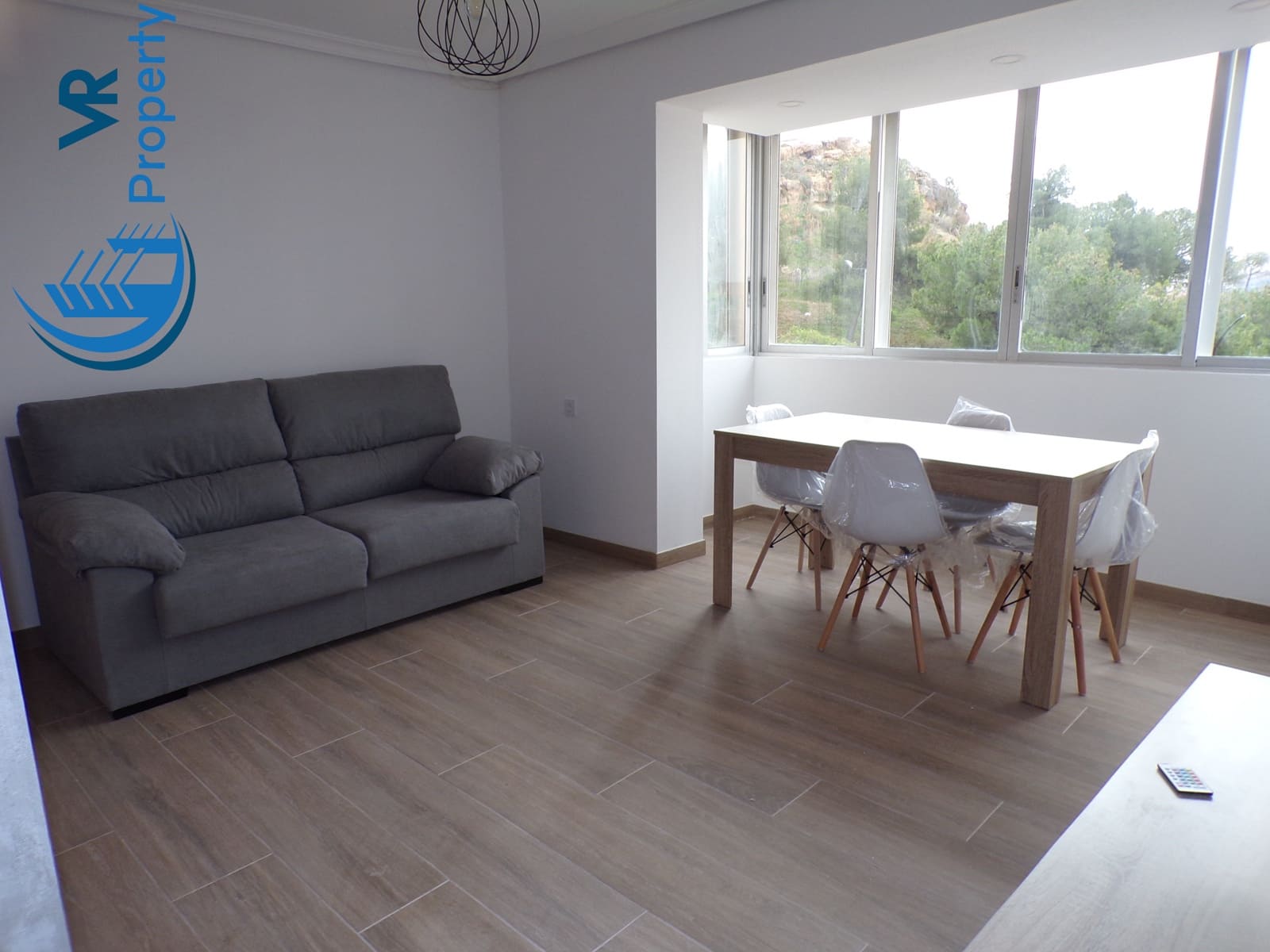 3 bedroom Apartment for sale in Alicante / Alacant city - € 90,000 (Ref: 9516320)