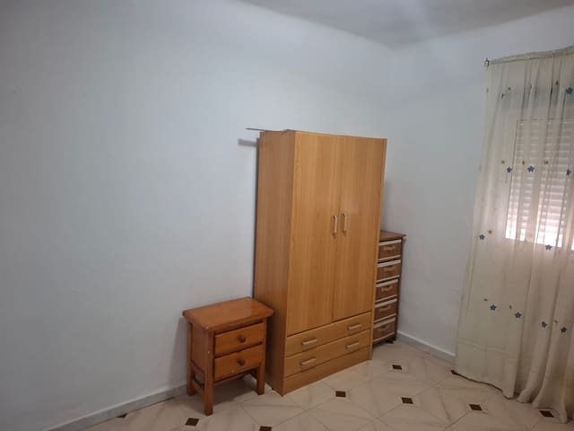 2 bedroom Apartment for rent in Colonia Requena, Alicante / Alacant city - € 850 (Ref: 9550238)