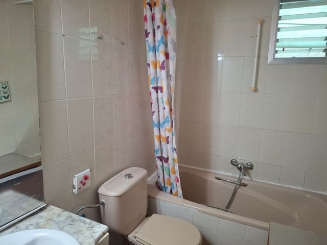 2 bedroom Apartment for rent in Colonia Requena, Alicante / Alacant city - € 850 (Ref: 9550238)