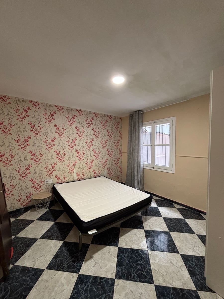 2 bedroom Apartment for rent in Alicante / Alacant city - € 900 (Ref: 9552511)