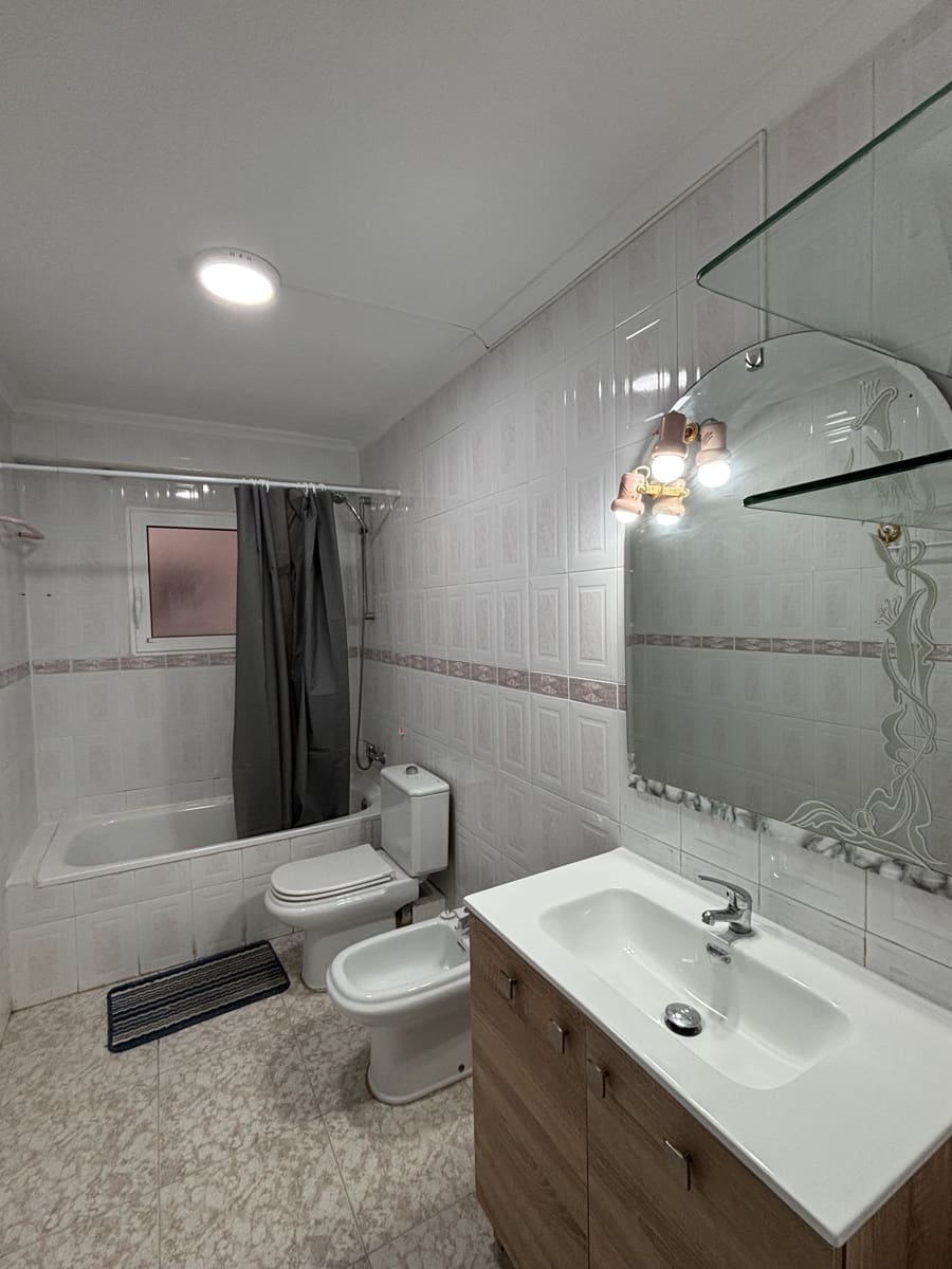 3 quarto Apartamento para arrendar em Alicante cidade - 900 € (Ref: 9559798)