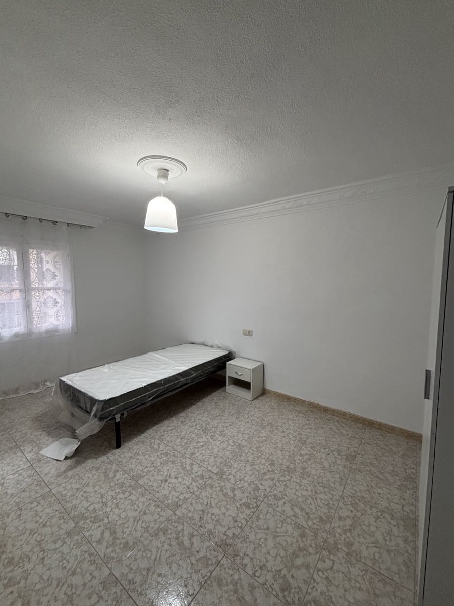 3 quarto Apartamento para arrendar em Alicante cidade - 900 € (Ref: 9559798)