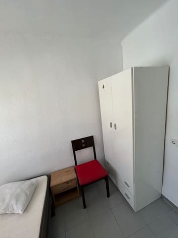 3 soveværelse Lejlighed til leje i Ensanche - Diputacion, Alicante by - € 800 (Ref: 9559800)