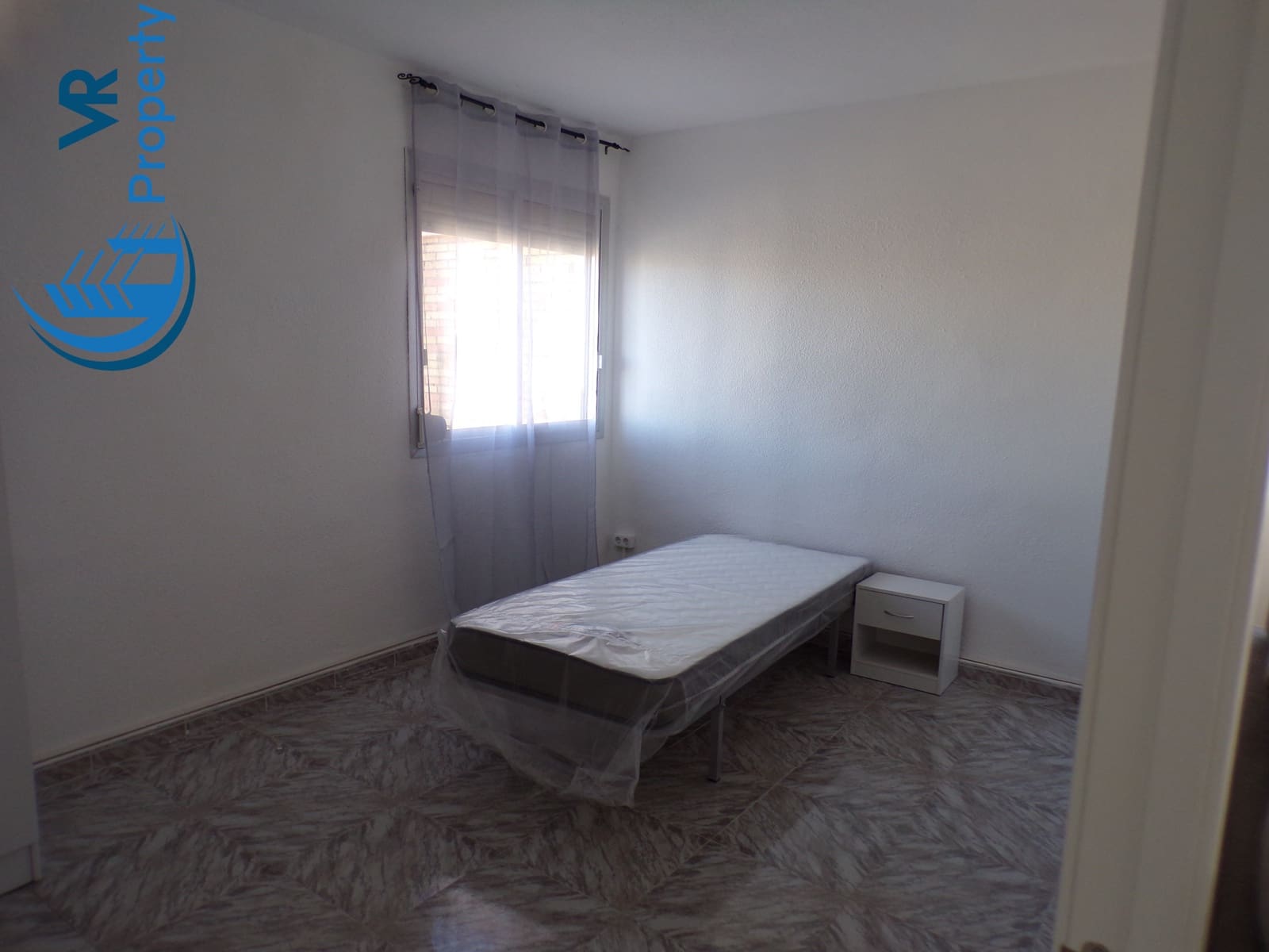 4 soverom Leilighet til salgs i Alicante by - € 95 000 (Ref: 9571561)