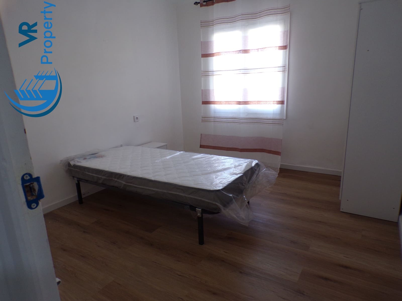 3 soverom Leilighet til salgs i Alicante by med garasje - € 110 000 (Ref: 9571622)