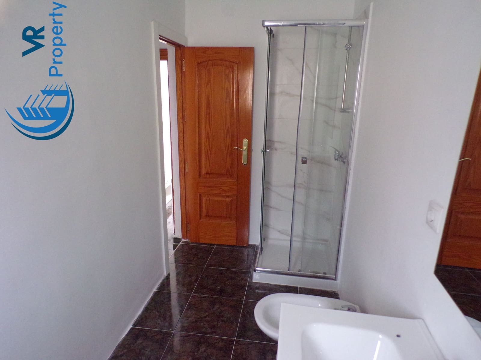 4 sovrum Lägenhet till salu i Alicante stad med garage - 116 000 € (Ref: 9599883)