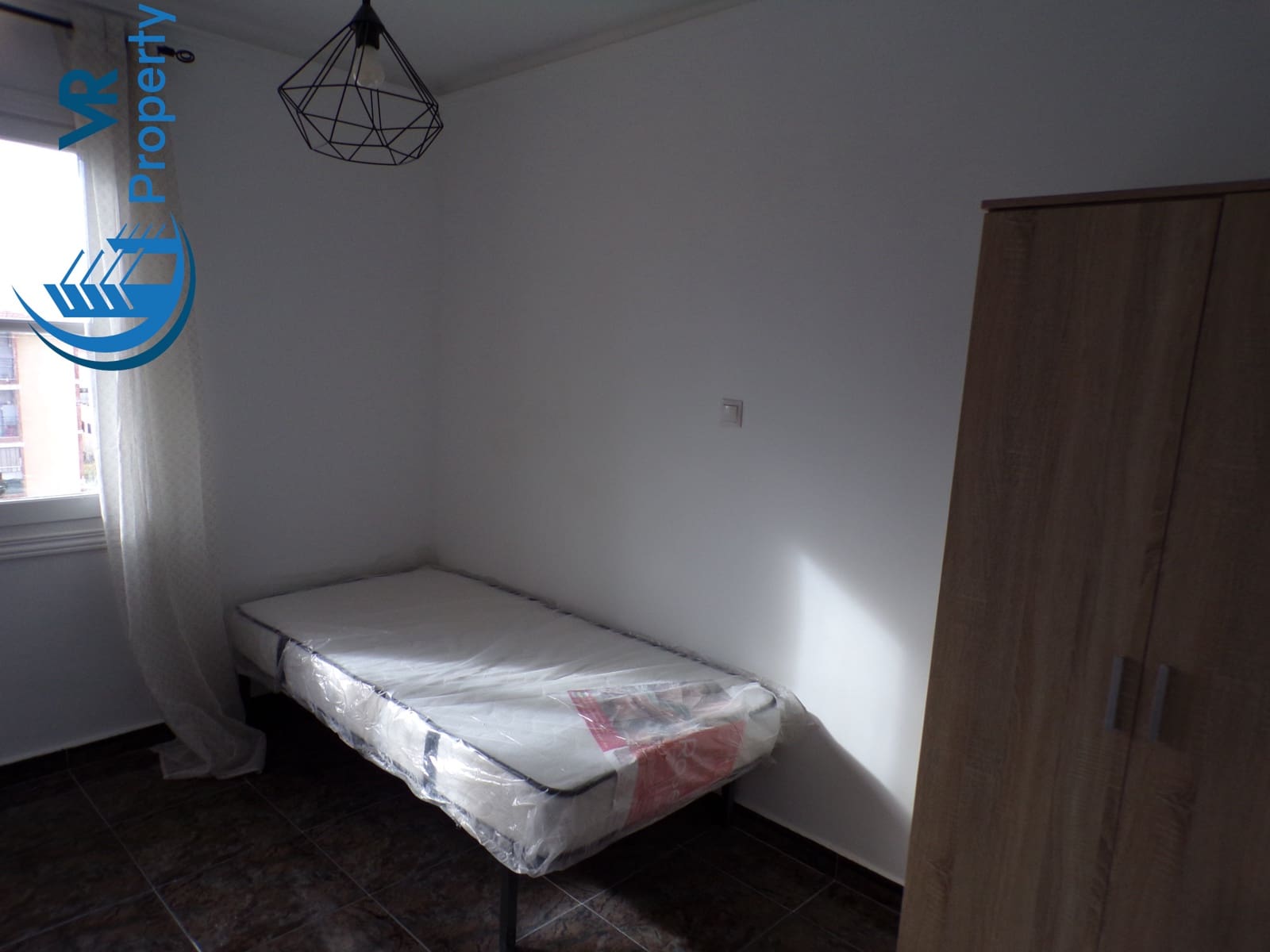 4 sovrum Lägenhet till salu i Alicante stad med garage - 116 000 € (Ref: 9599883)