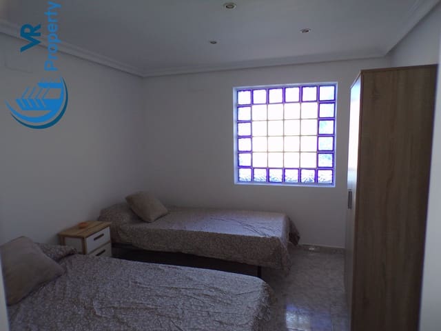 4 soveværelse Lejlighed til salg i Virgen del Remedio - Parque lo Morant, Alicante by - € 116.000 (Ref: 9614298)