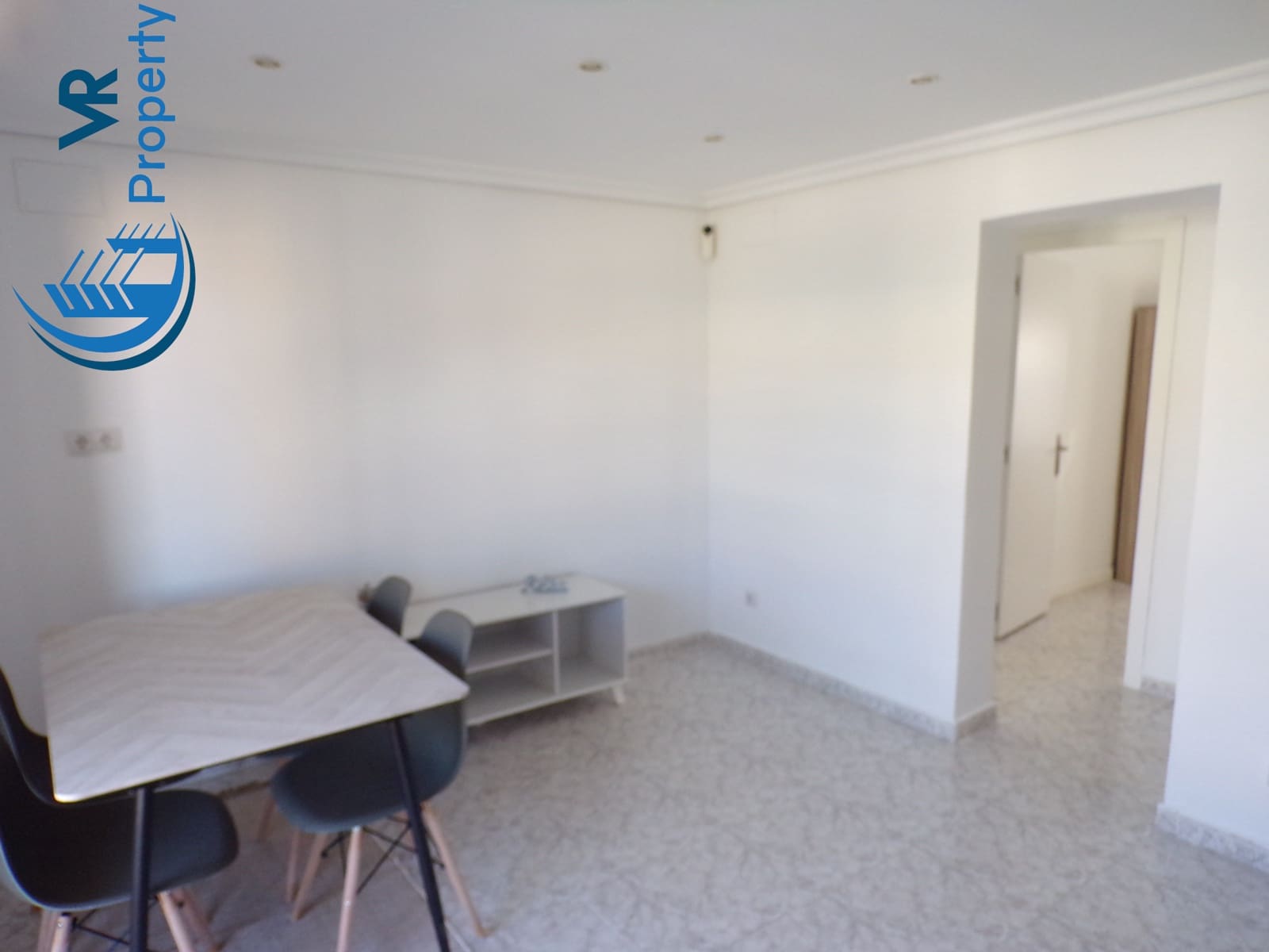 4 soveværelse Lejlighed til salg i Alicante by - € 116.000 (Ref: 9614298)