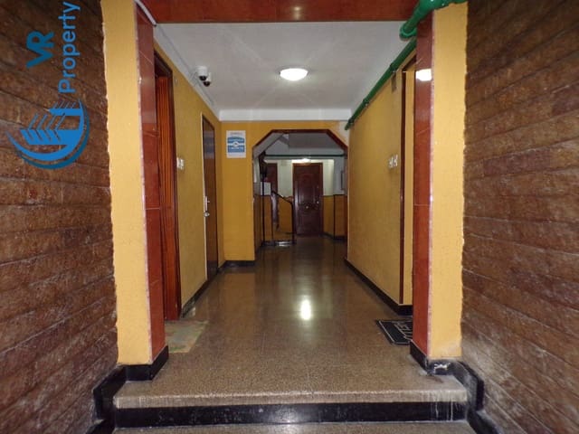 4 soveværelse Lejlighed til salg i Virgen del Remedio - Parque lo Morant, Alicante by - € 116.000 (Ref: 9614298)