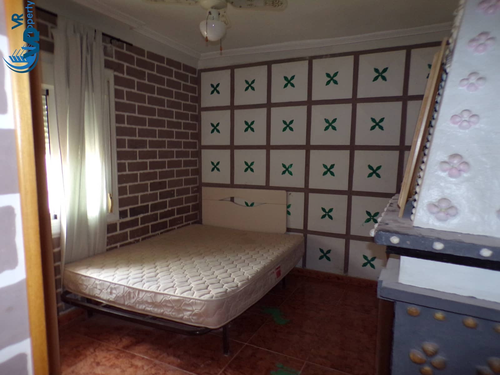 3 bedroom Apartment for sale in Alicante / Alacant city with garage - € 115,000 (Ref: 9965597)