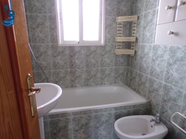 3 sovrum Lägenhet till salu i Virgen del Remedio - Parque lo Morant, Alicante stad med garage - 115 000 € (Ref: 9965597)