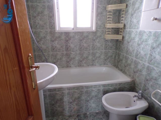 3 sovrum Lägenhet till salu i Virgen del Remedio - Parque lo Morant, Alicante stad med garage - 115 000 € (Ref: 9965597)