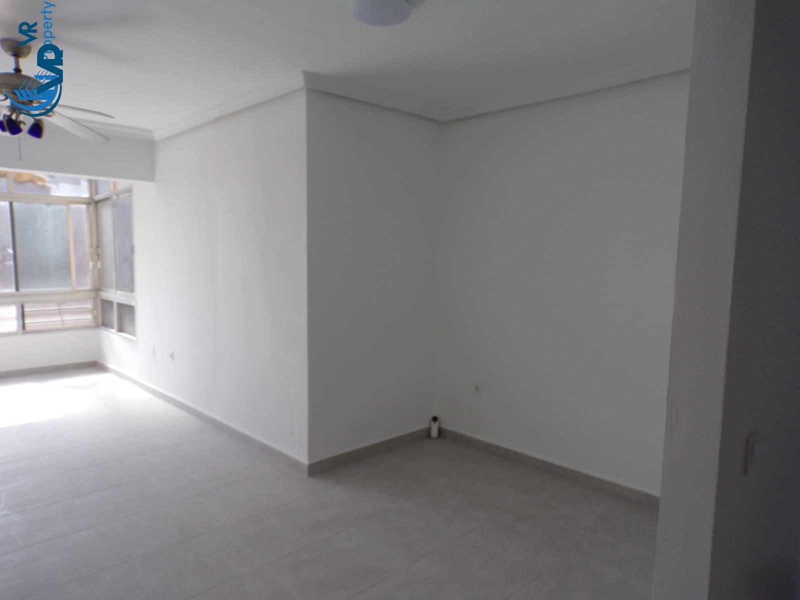 4 soverom Leilighet til salgs i Alicante by med garasje - € 150 000 (Ref: 9965681)