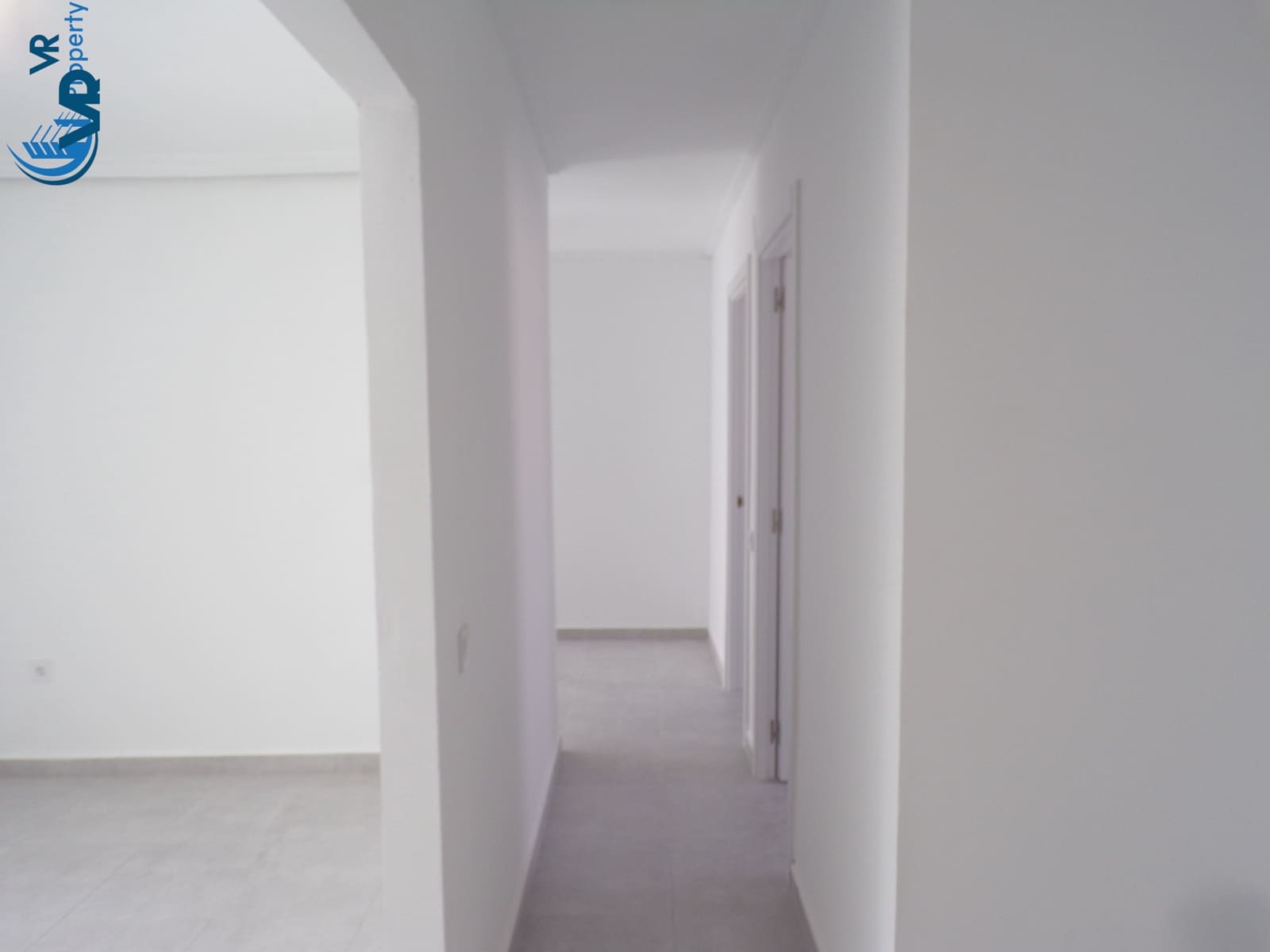 4 soverom Leilighet til salgs i Alicante by med garasje - € 150 000 (Ref: 9965681)