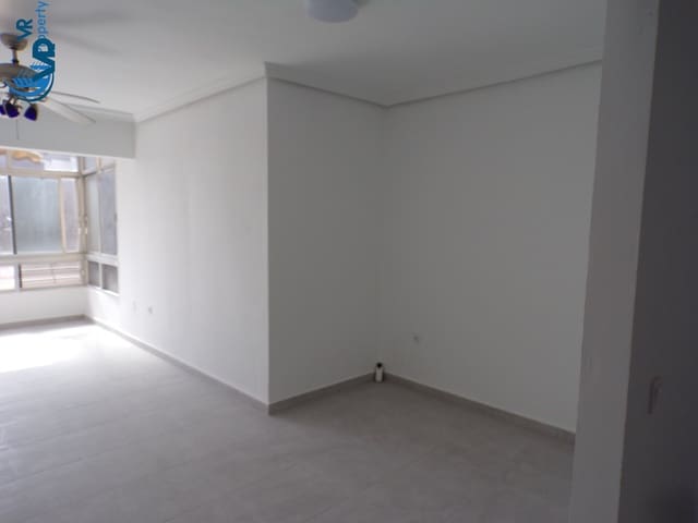 4 camera da letto Appartamento in vendita in Juan XXIII, Alicante città con garage - 150.000 € (Rif: 9965681)