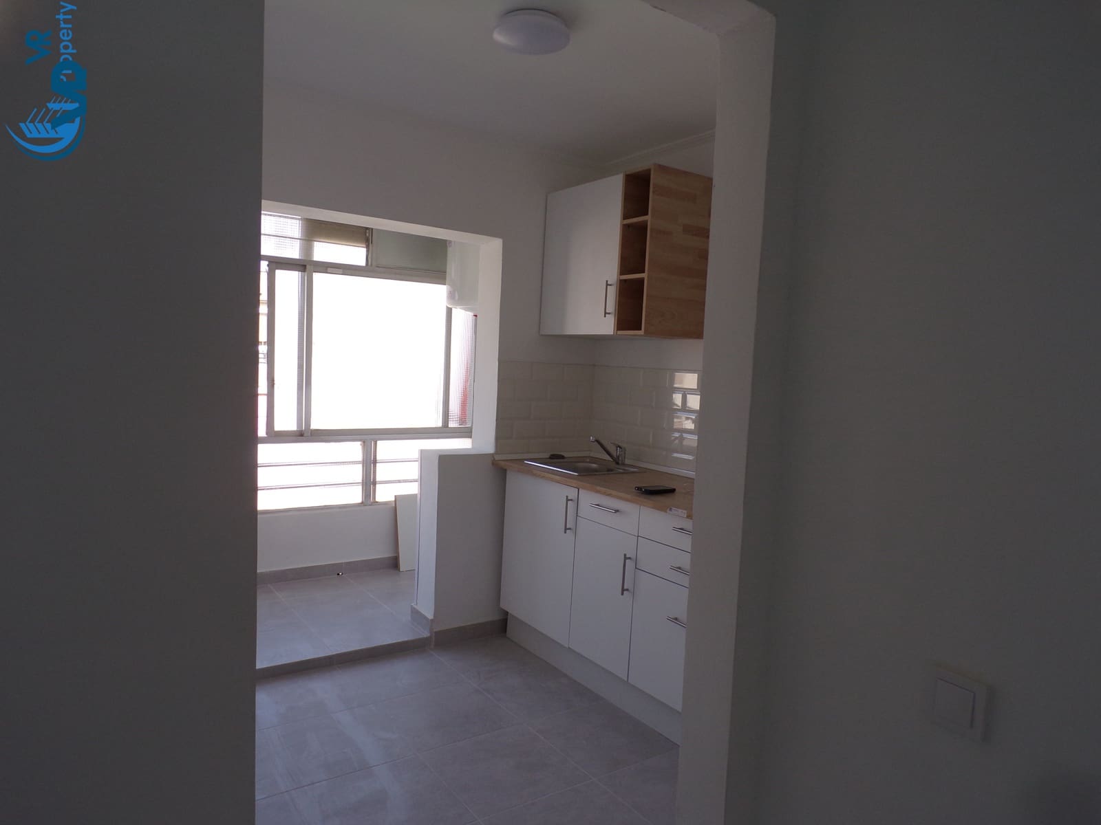 4 soverom Leilighet til salgs i Alicante by med garasje - € 150 000 (Ref: 9965681)