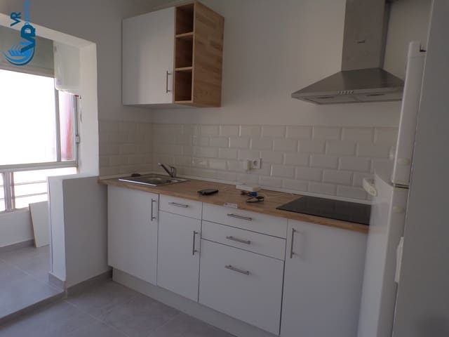 4 camera da letto Appartamento in vendita in Juan XXIII, Alicante città con garage - 150.000 € (Rif: 9965681)