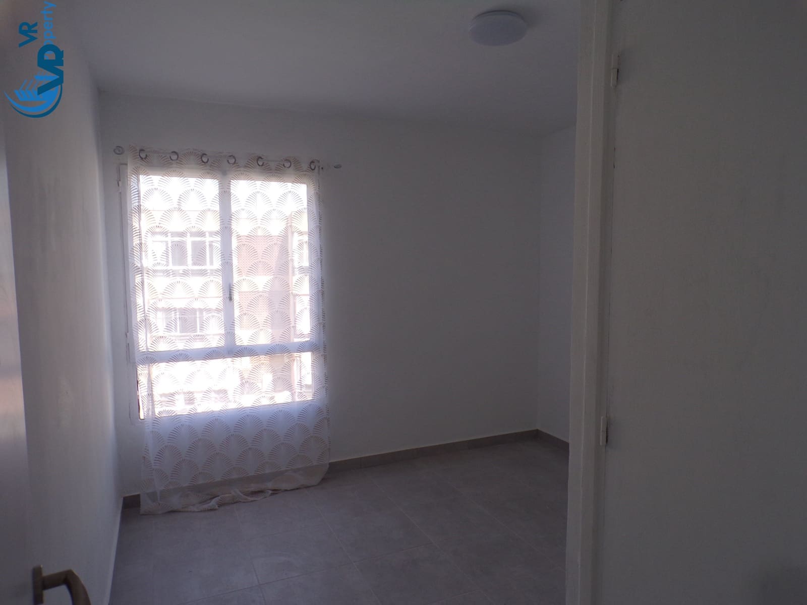 4 soverom Leilighet til salgs i Alicante by med garasje - € 150 000 (Ref: 9965681)