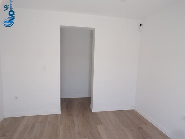 3 bedroom Apartment for sale in Virgen del Remedio - Parque lo Morant, Alicante / Alacant city with garage - € 135,000 (Ref: 9971662)