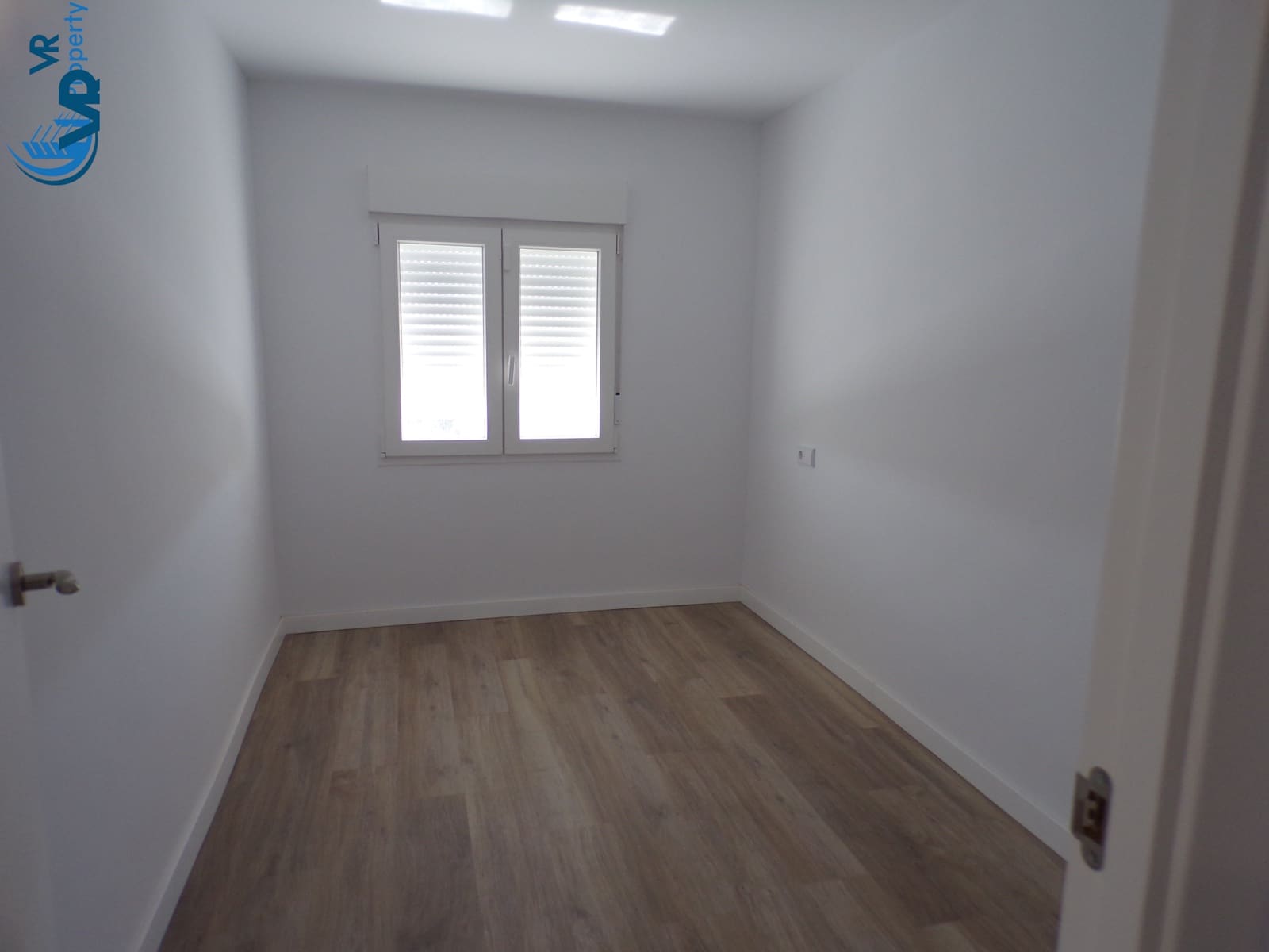 3 soveværelse Lejlighed til salg i Alicante by med garage - € 135.000 (Ref: 9971662)