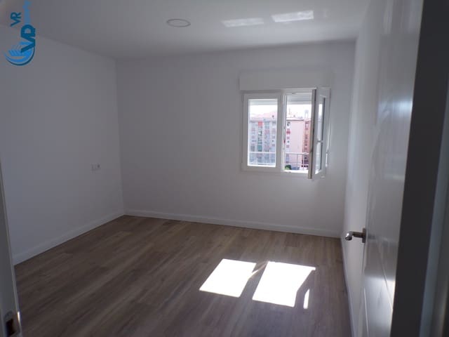 3 bedroom Apartment for sale in Virgen del Remedio - Parque lo Morant, Alicante / Alacant city with garage - € 135,000 (Ref: 9971662)