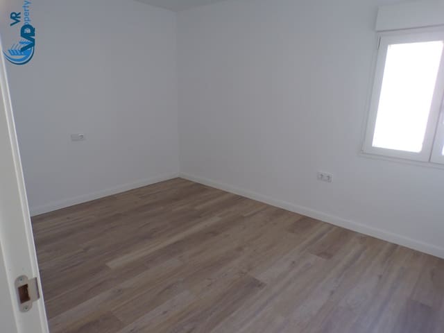 3 bedroom Apartment for sale in Virgen del Remedio - Parque lo Morant, Alicante / Alacant city with garage - € 135,000 (Ref: 9971662)