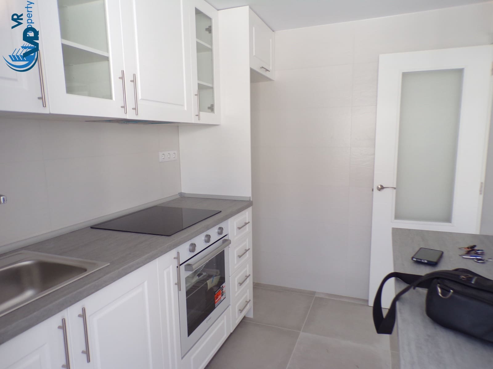 3 soveværelse Lejlighed til salg i Alicante by med garage - € 135.000 (Ref: 9971662)
