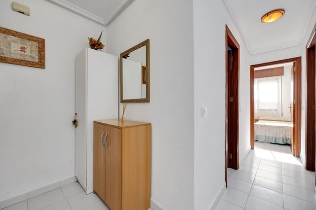 Apartamento de 2 habitaciones en Las Piscinas Naturales, Torrevieja en venta - 168.900 € (Ref: 9449140)