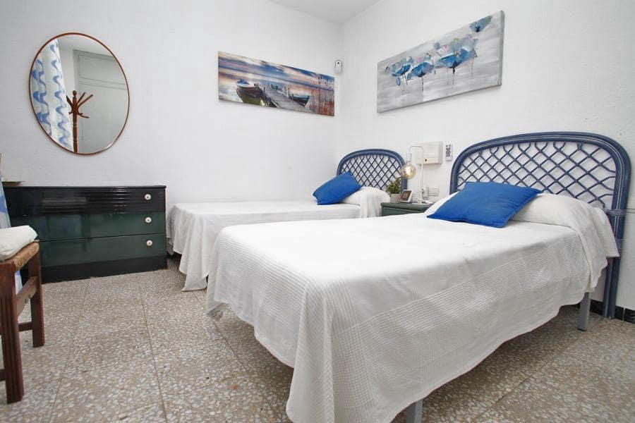 Chalet de 2 habitaciones en Torrevieja en venta - 425.000 € (Ref: 9520831)