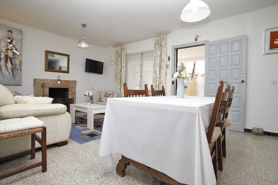 Chalet de 2 habitaciones en Torrevieja en venta - 425.000 € (Ref: 9520831)