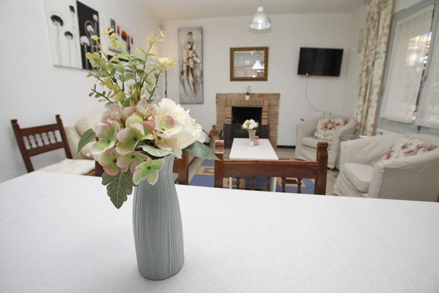 Chalet de 2 habitaciones en Torrevieja en venta - 425.000 € (Ref: 9520831)