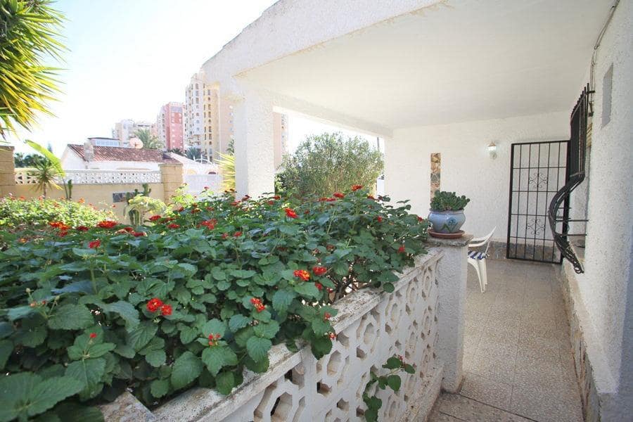 Chalet de 2 habitaciones en Torrevieja en venta - 425.000 € (Ref: 9520831)