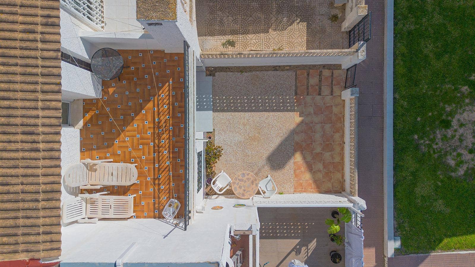 2 bedroom Terraced Villa for sale in Torrevieja with pool - € 150,000 (Ref: 9644987)